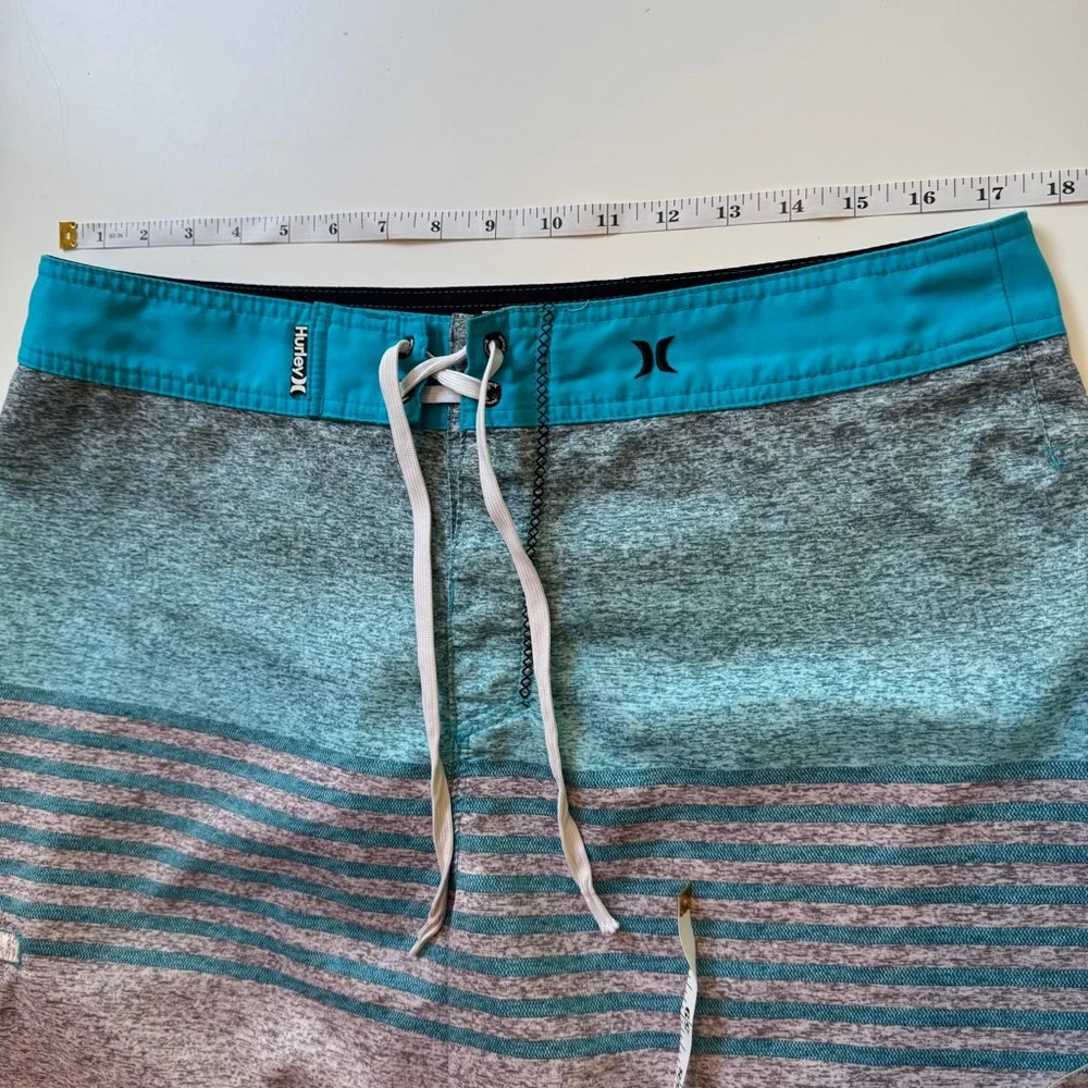 Hurley Phantom Board Shorts Size 34‎ Gray Blue Striped Swim Surf